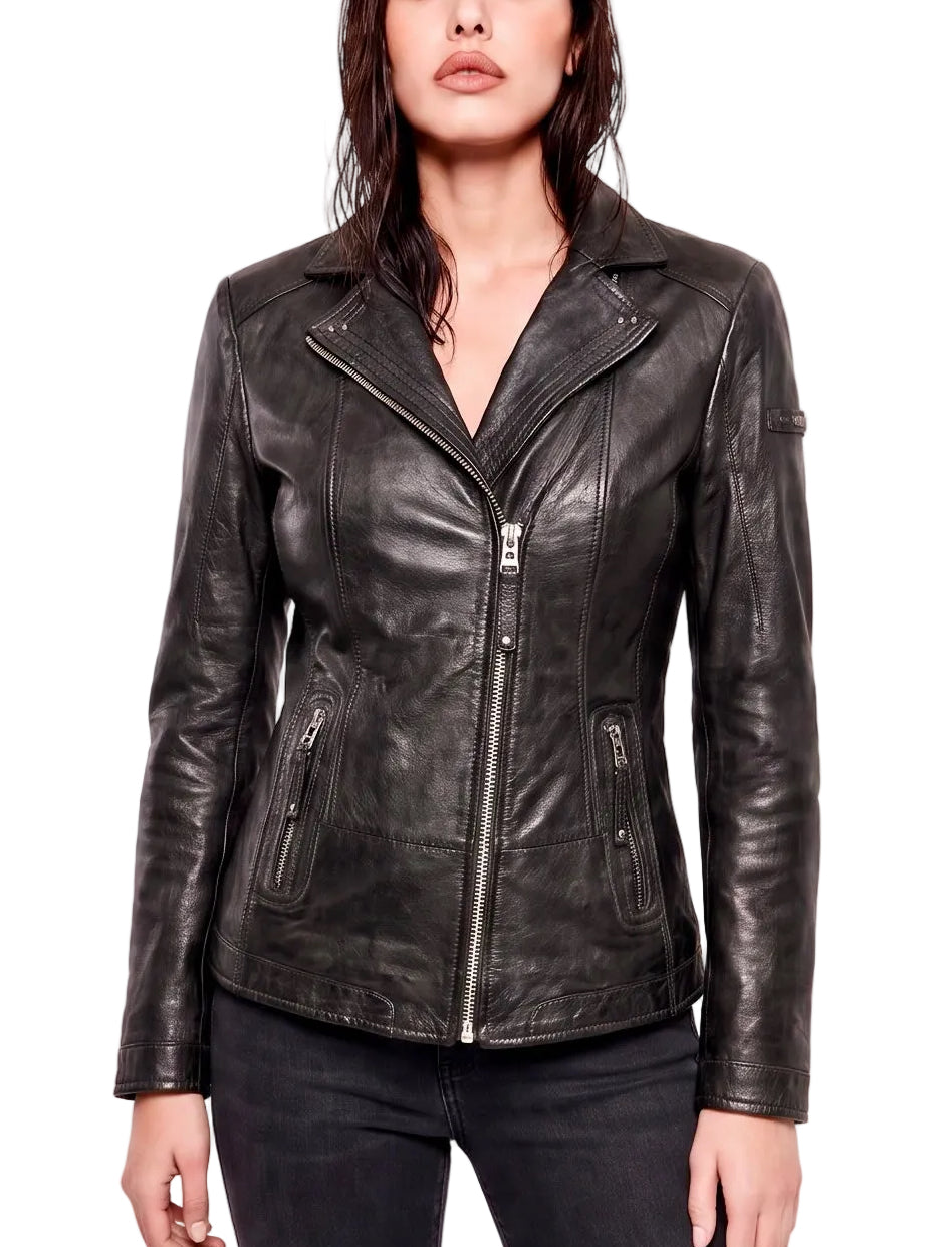 Xchic Pelle black 8700C classic leather jacket in soft genuine Nappa leather, full view showing tailored fit and smooth texture.